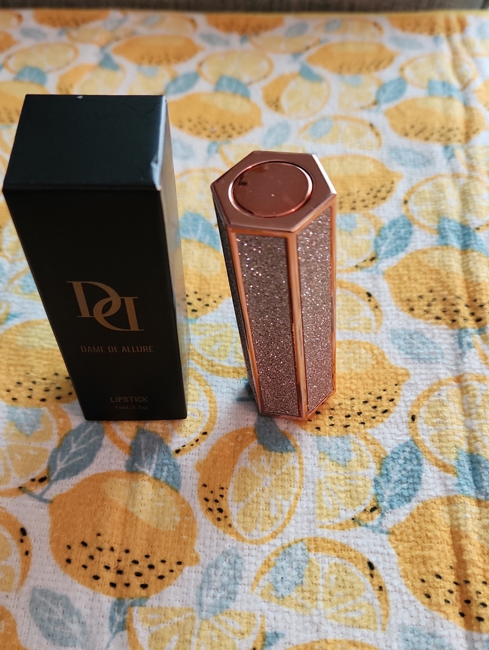 Rose Gold Glitter Lipstick Case WITH GOLD SPARKLE LIPSTICK